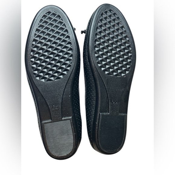 NWOT Aerosoles Women's Black Ballet Flats perforated upper bow detail - Picture 2 of 5